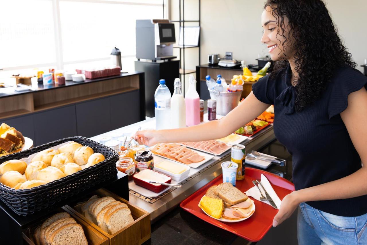 Ibis Aruja Hotel Eksteriør billede